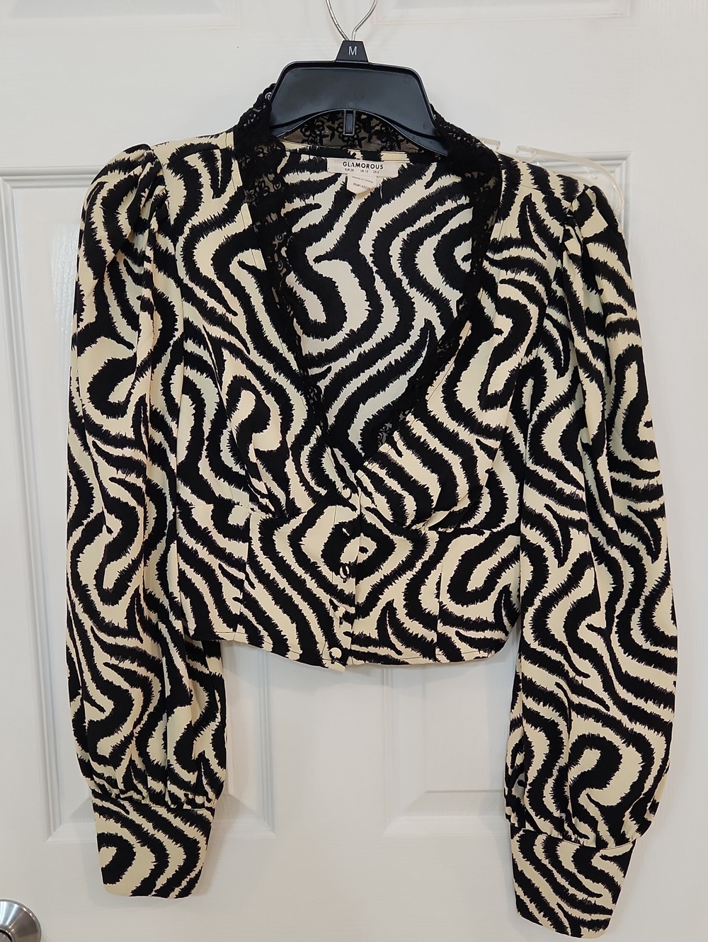 Glamorous Black & Cream  Print Blouse Lace V Neck Cute Length Style So Many Ways